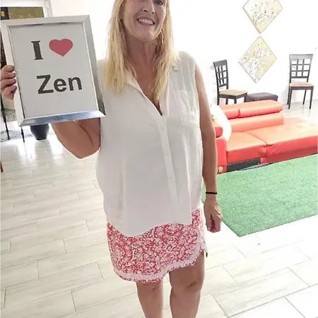 Zen - All Female Dorms - All Men Dorms - Free Wifi - Parking - Coffee Long Term Welcome Hostel